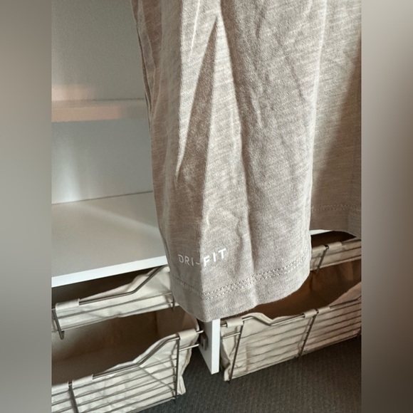 Men’s Nike Dri-Fit Tee Shirt - Picture 3 of 5